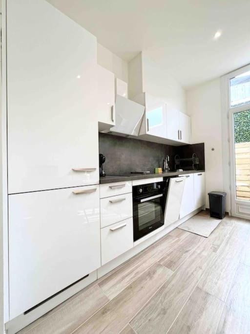 Le Bruna: Apt 4 prs, Clim, 10 min plages Apartment in Antibes