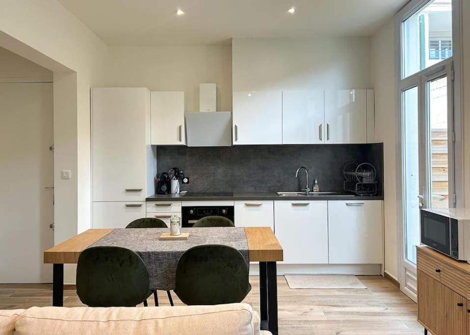 Le Bruna: Apt 4 prs, Clim, 10 min plages Apartment in Antibes