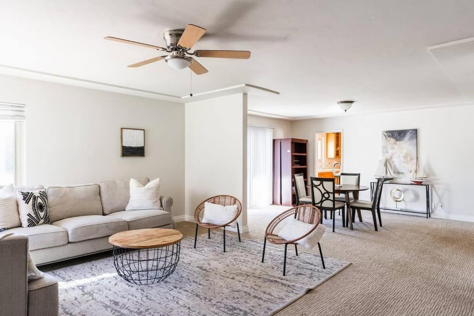 Casa Flora -2BR- FREE Parking in Little Italy! Apartment in San Diego