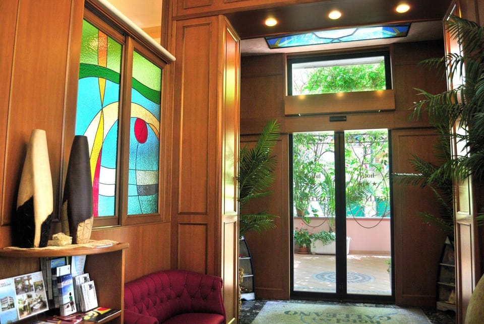 Lobby or reception, Decorative detail