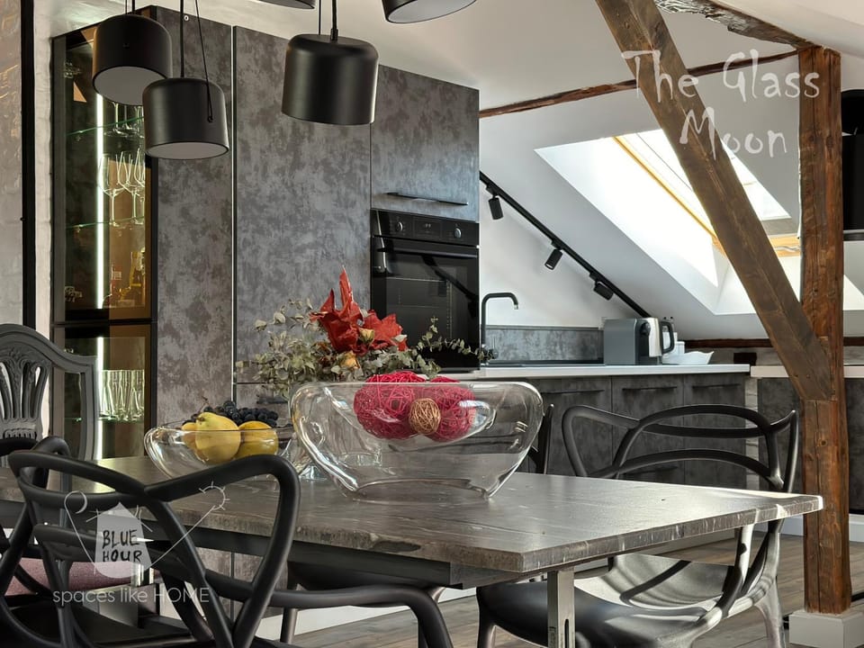 Kitchen or kitchenette, Living room, Photo of the whole room, Seating area, Dining area
