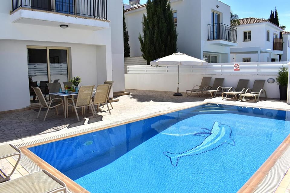 Property building, Day, Pool view, sunbed