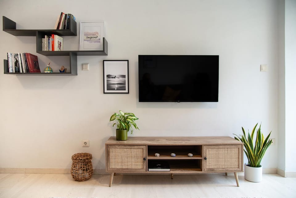 Library, TV and multimedia