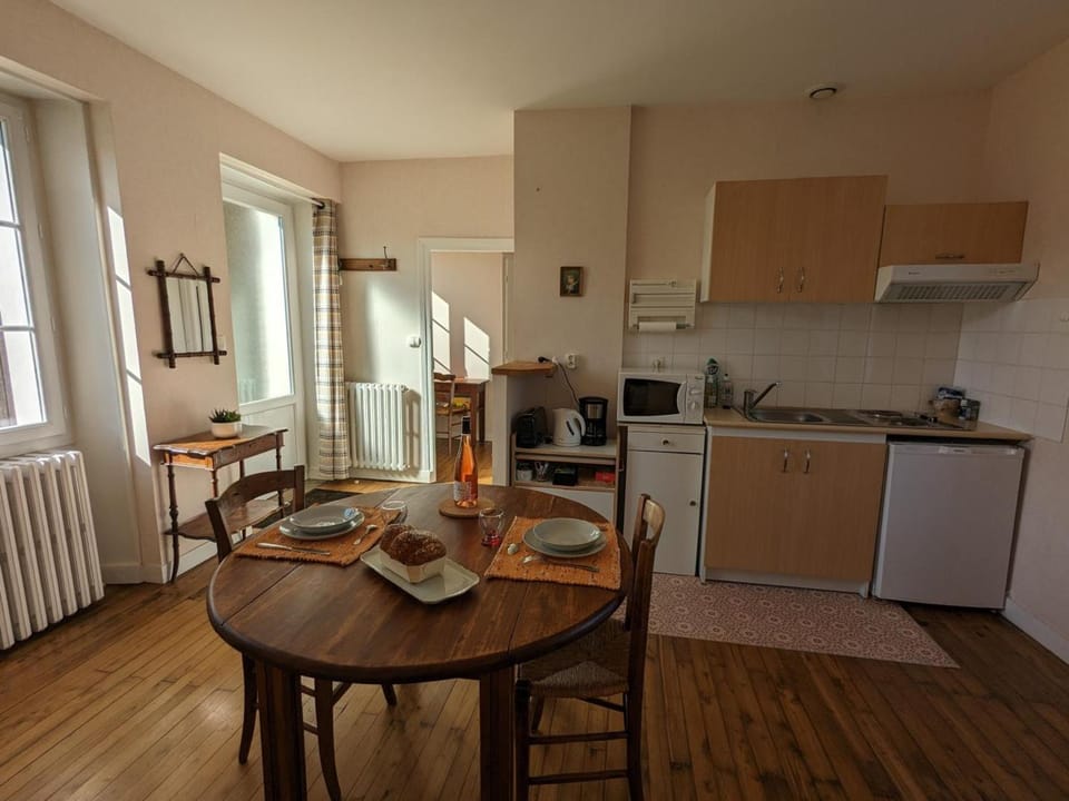 Gîte charmant avec jardin privatif, proche des randonnées, totalement équipé et internet fibreбет - FR-1-653-253 House in Nouvelle-Aquitaine