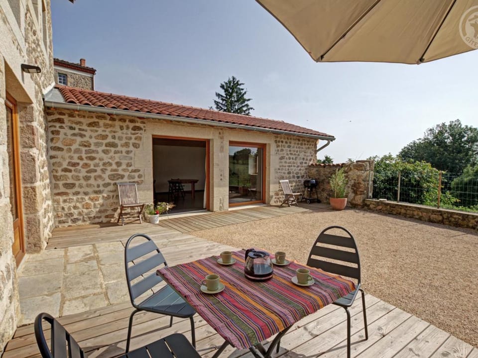 Ferme traditionnelle rénovée avec cour privative à Verrières-en-Forez - FR-1-496-314 House in Auvergne-Rhône-Alpes