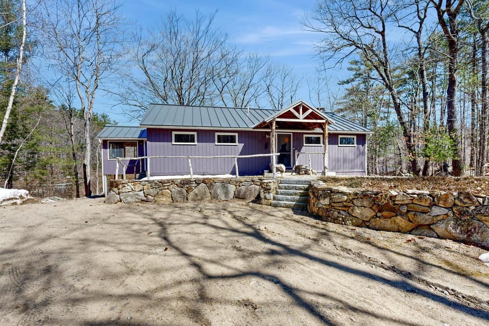 The Blue Door Cabin Cabin in Squam Lake
