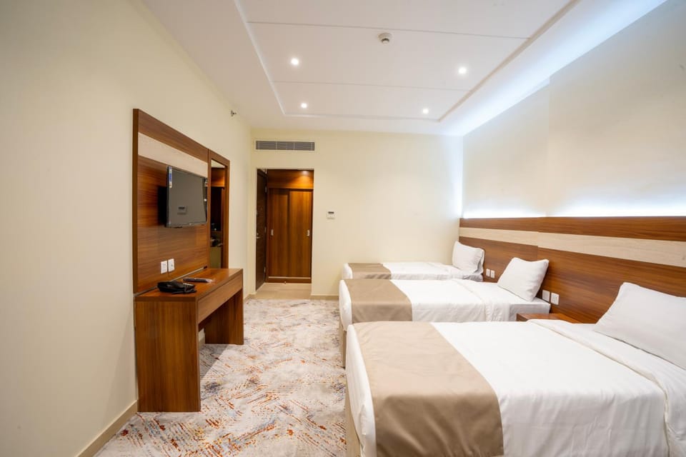 TV and multimedia, Photo of the whole room, Bedroom