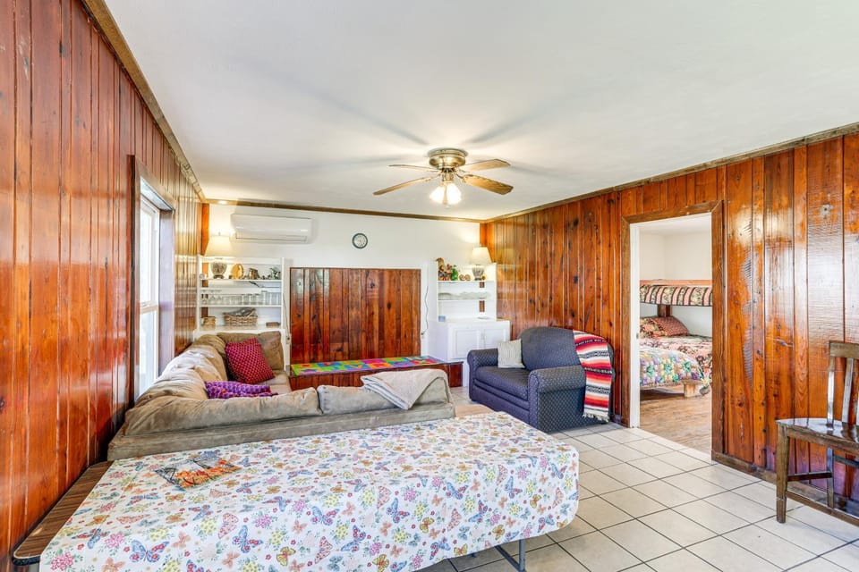 Arkansas Cabin with Deck Less Than 1 Mi to Norfork Lake Cabin in Norfork Lake