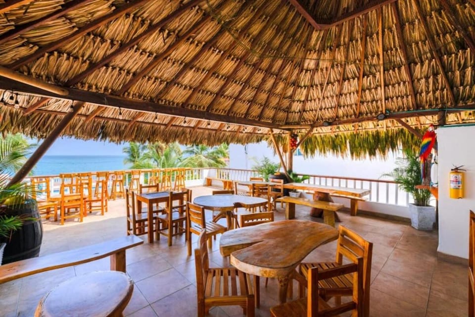 Patio, Restaurant/places to eat, Day, Natural landscape, View (from property/room), Balcony/Terrace, Banquet/Function facilities, Lake view, Sea view