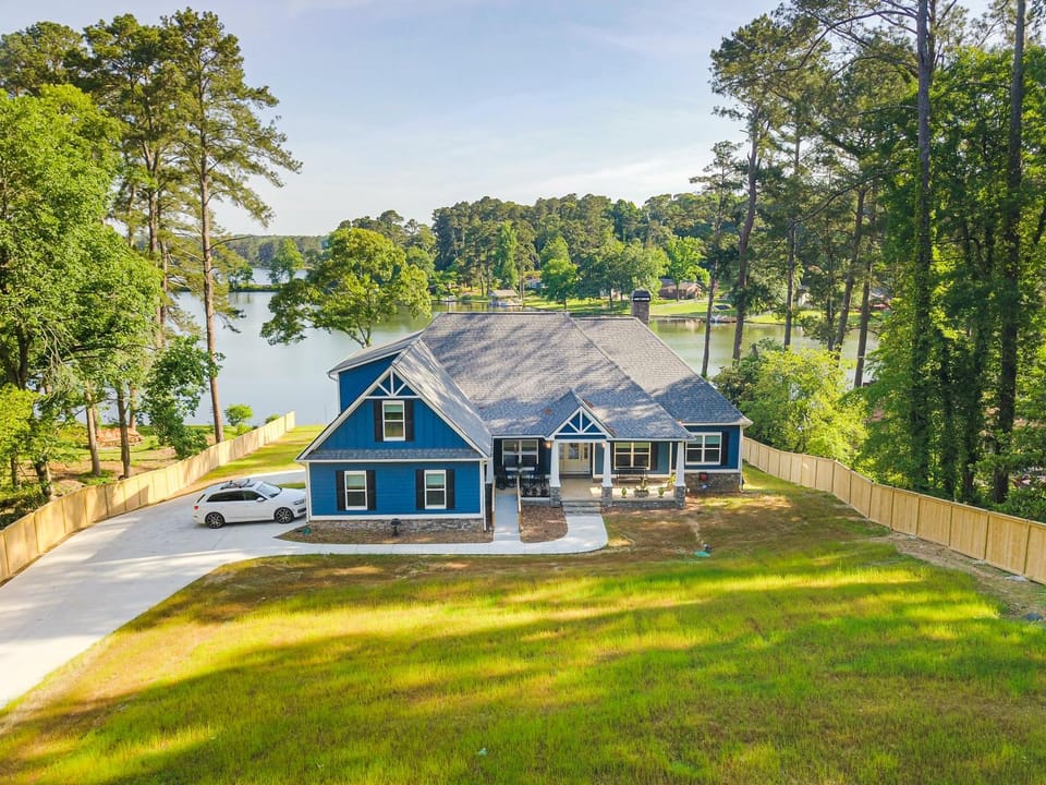 Property building, Natural landscape, Lake view, Street view, Parking