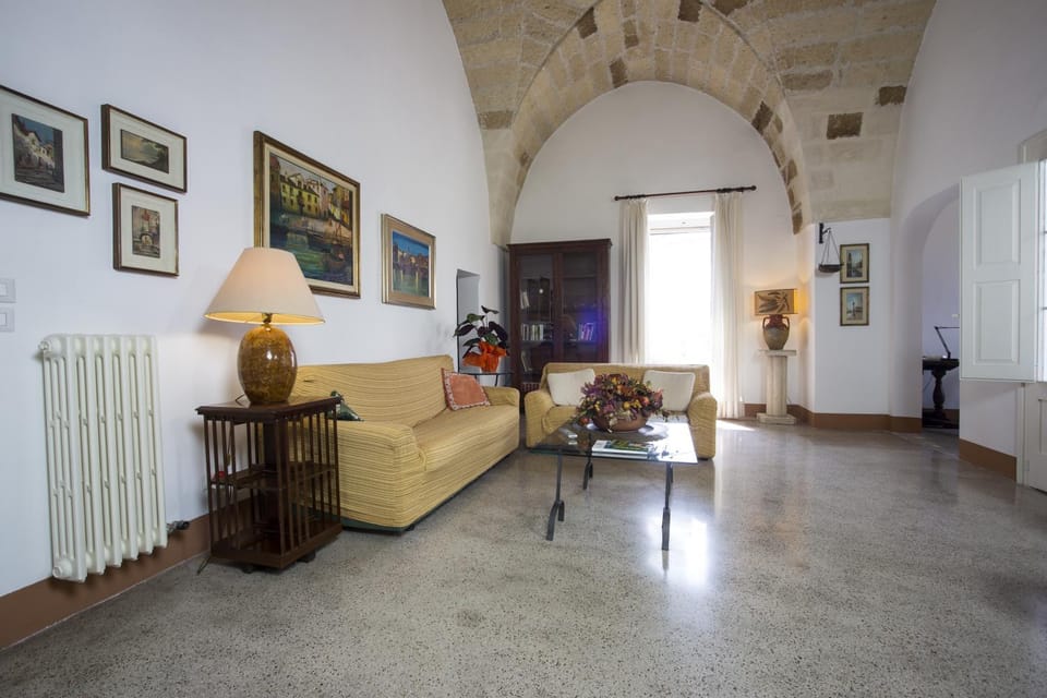 Communal lounge/ TV room, Internal: Not applicable to any particular room