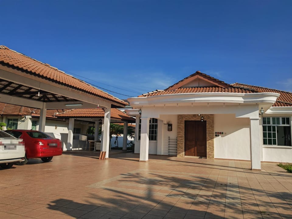 Padang Serai Cozy Roomstay Share Bathroom 2 pax Vacation rental in Penang
