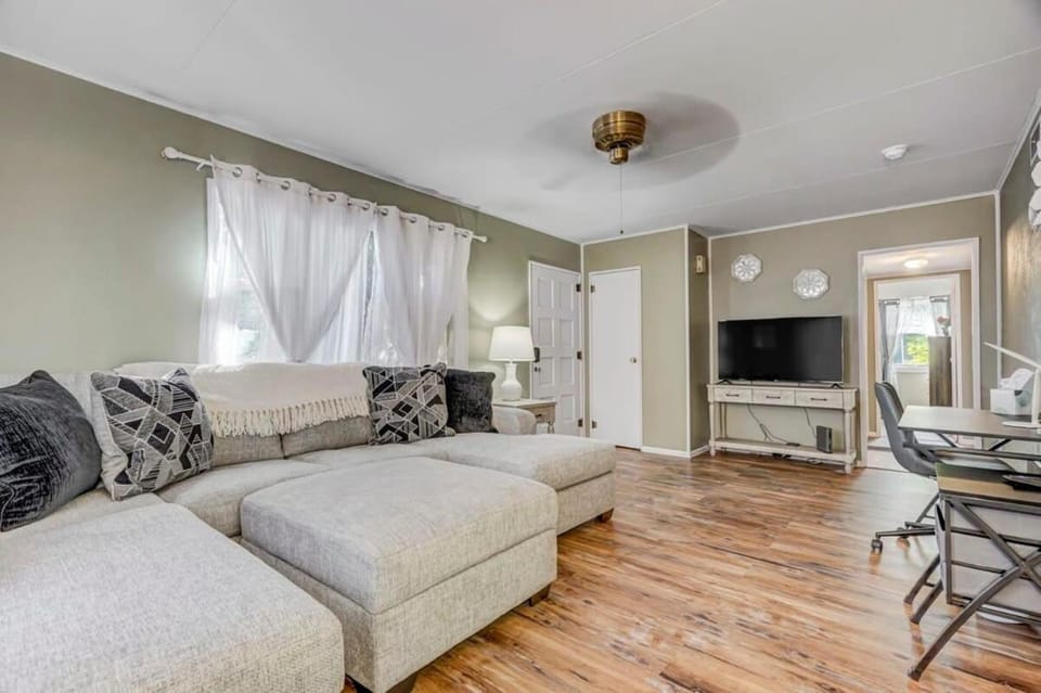 Extended Stays Close to Broadmoor Ft Carson USAFA House in Colorado Springs