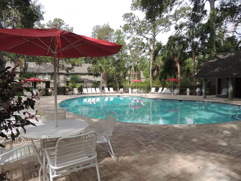 Updated luxury two bedroom The Greens Condo New Baths walk in shower Nice Kitchen Golf Views House in Hilton Head Island