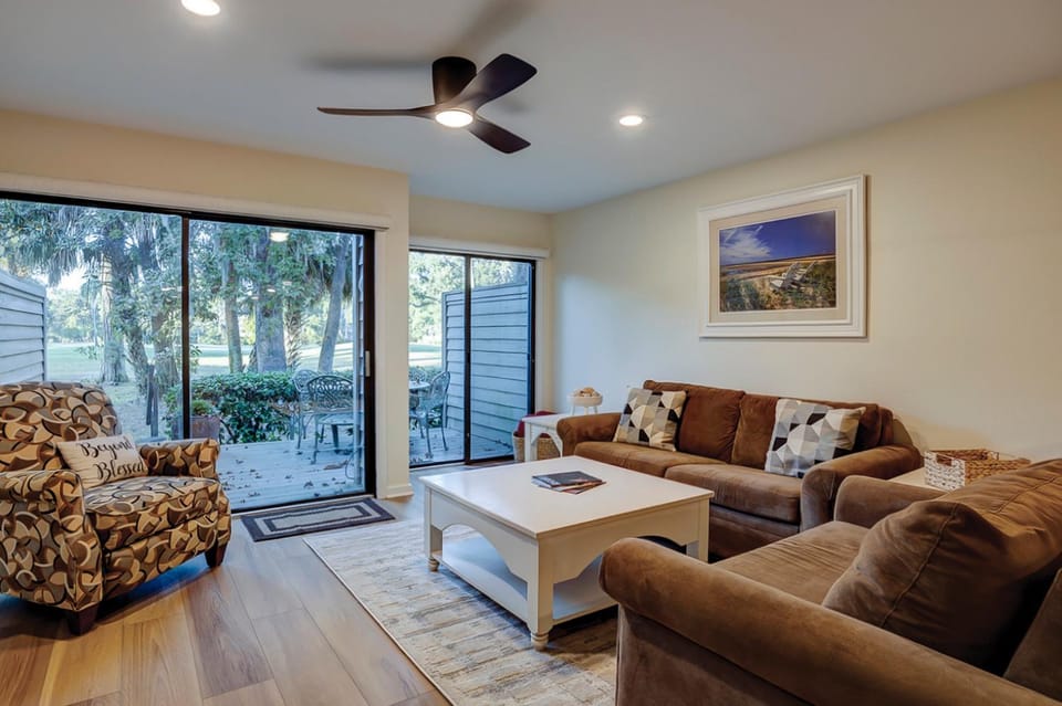 Updated luxury two bedroom The Greens Condo New Baths walk in shower Nice Kitchen Golf Views House in Hilton Head Island