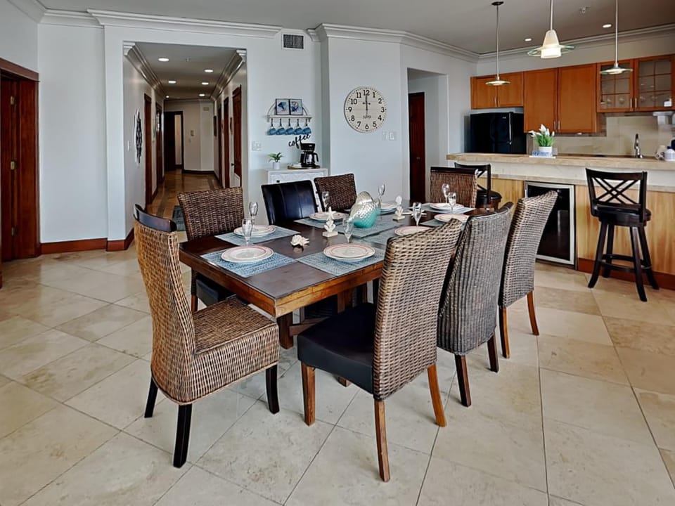Kitchen or kitchenette, Seating area, Dining area, furniture, microwave, kitchen, air conditioner