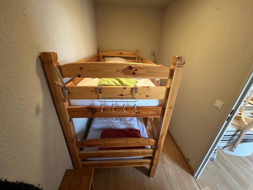 Appartement 2 Pièces Cabine avec Terrasse et Belle Vue - FR-1-593-110 Cabin in Catalonia