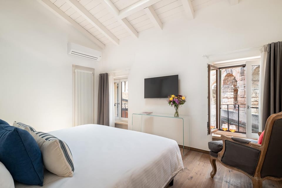 Bedroom, air conditioner