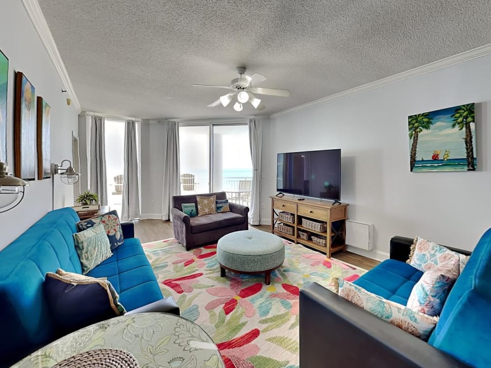 TV and multimedia, View (from property/room), Balcony/Terrace, Living room, Seating area, Sea view, furniture