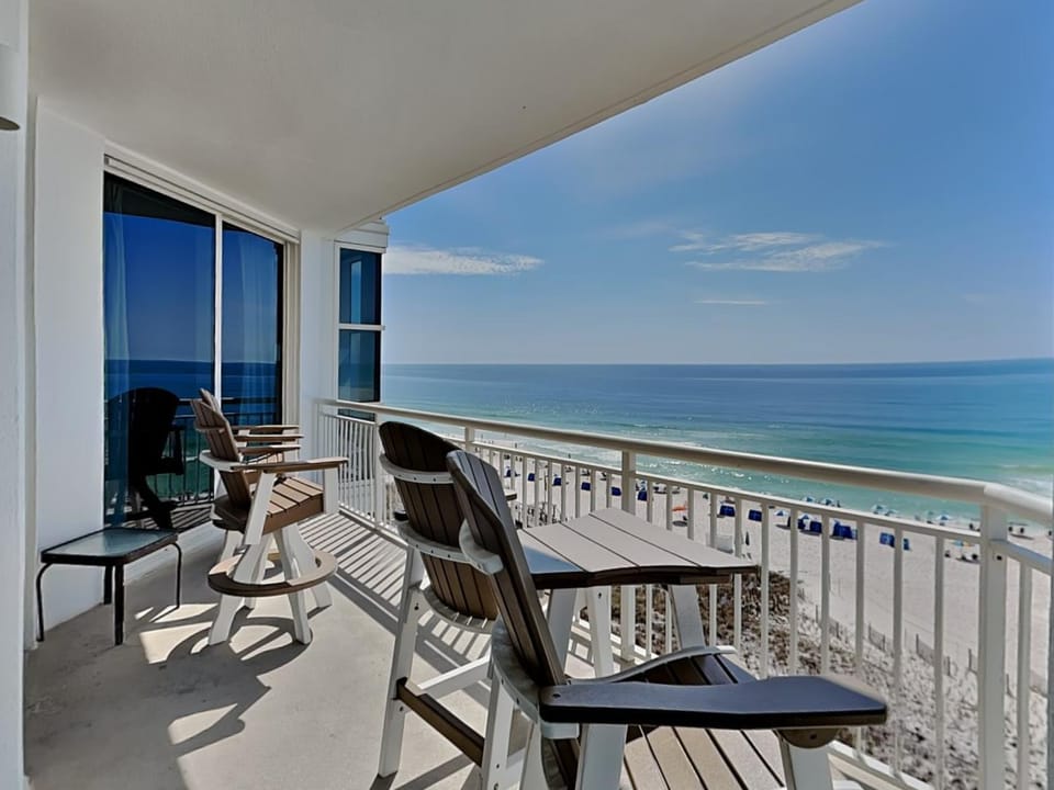 Balcony/Terrace, Seating area, Beach, Sea view