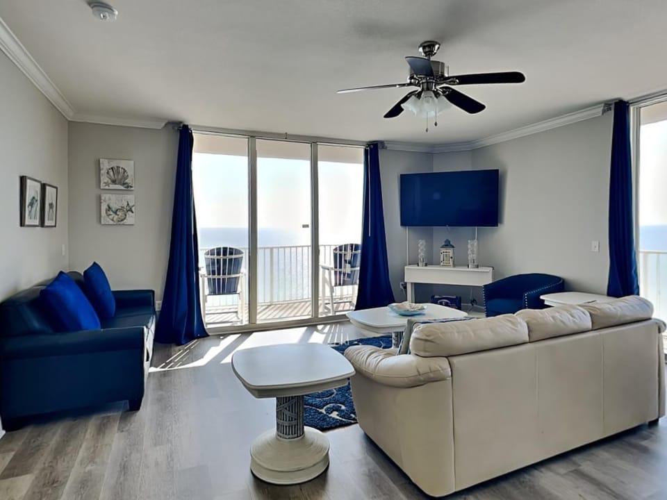 TV and multimedia, Balcony/Terrace, Living room, Seating area, Sea view, furniture
