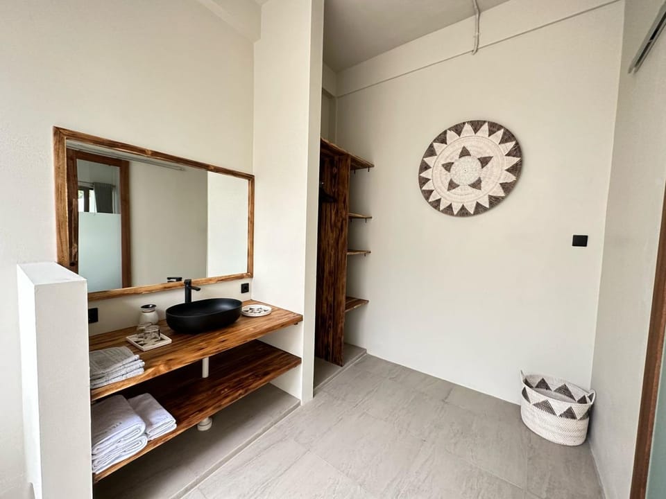 Bathroom, towels