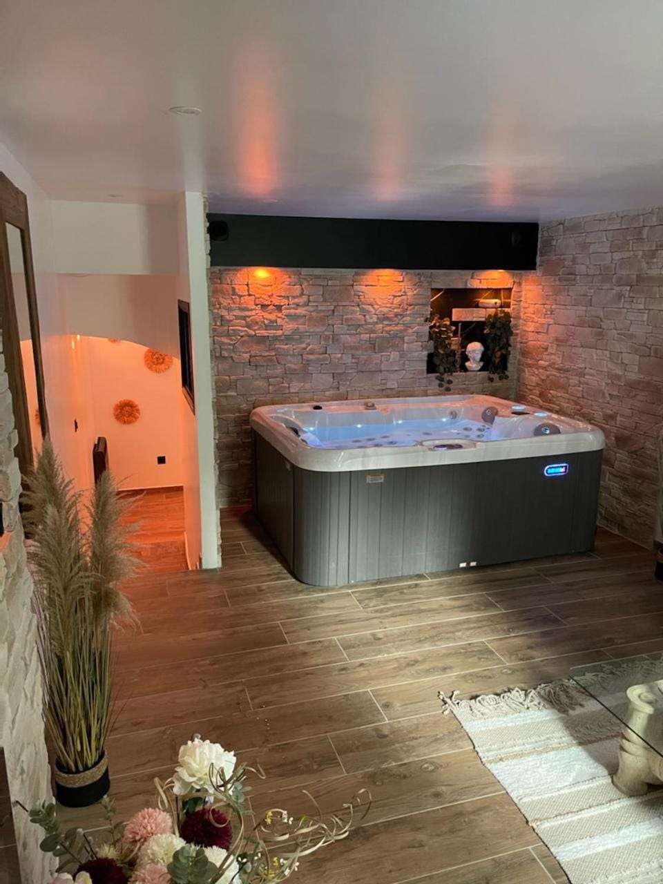 Hot Tub, Spa and wellness centre/facilities