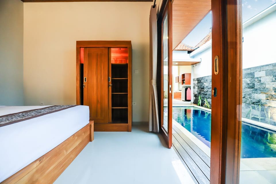 Pool view, Swimming pool