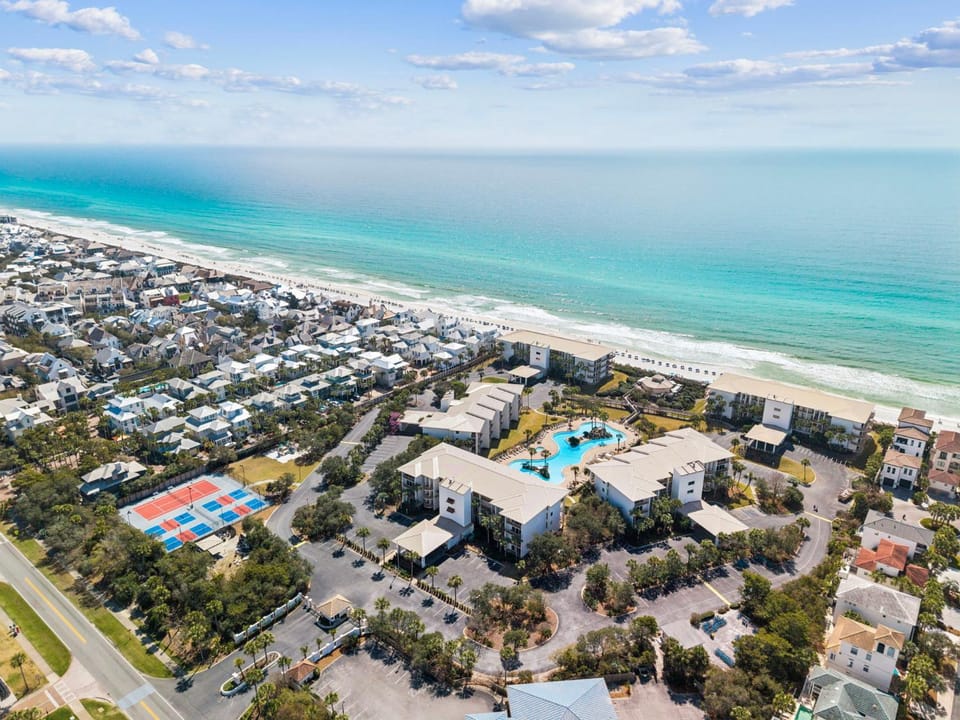 Property building, Neighbourhood, Bird's eye view, Beach, Tennis court, Swimming pool