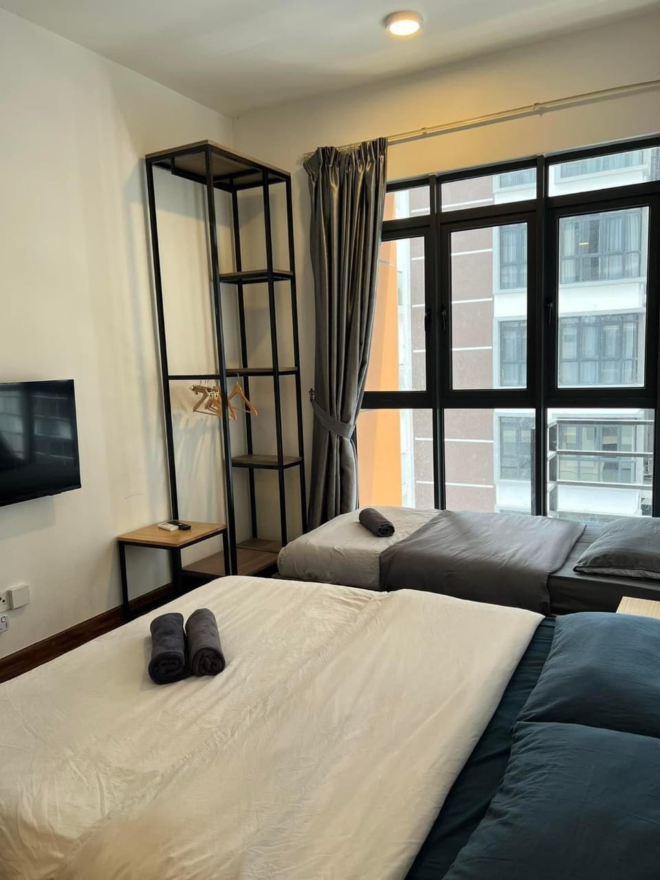 Bed, TV and multimedia, towels