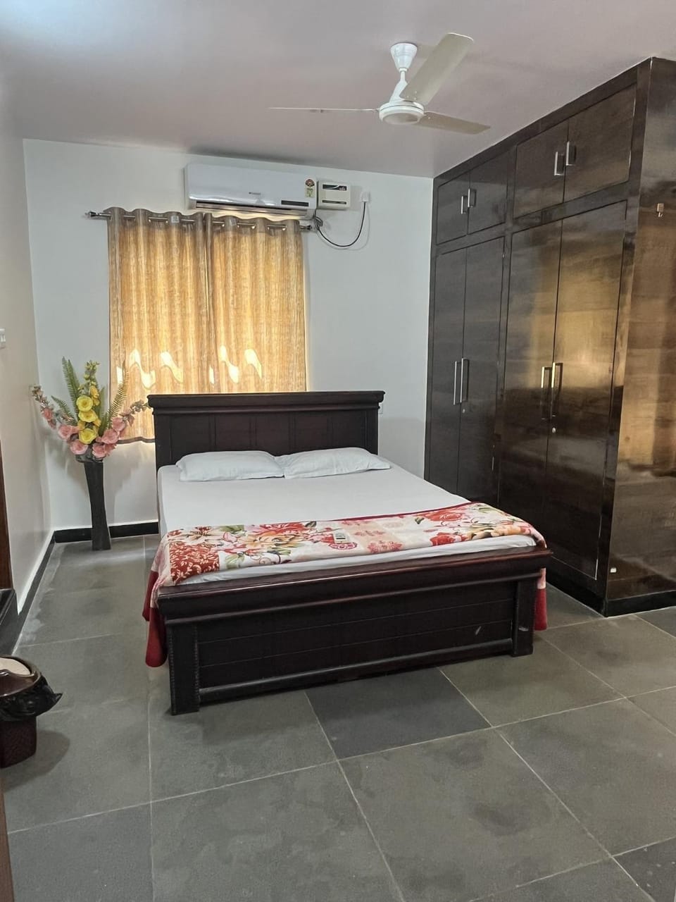 Bedroom, air conditioner