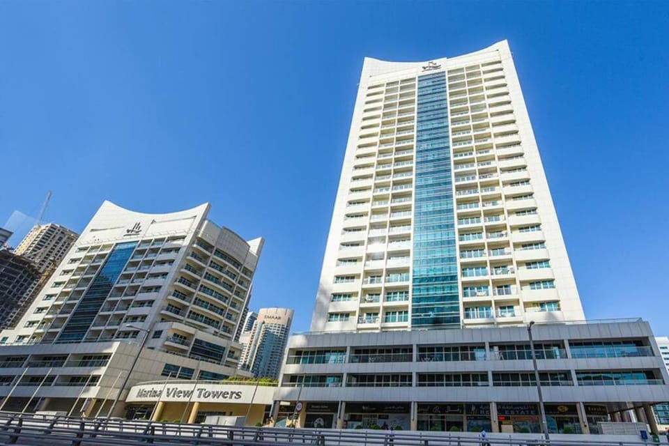 FIRST CLASS 2BR with Exquisite Full Marina View Apartment in Dubai