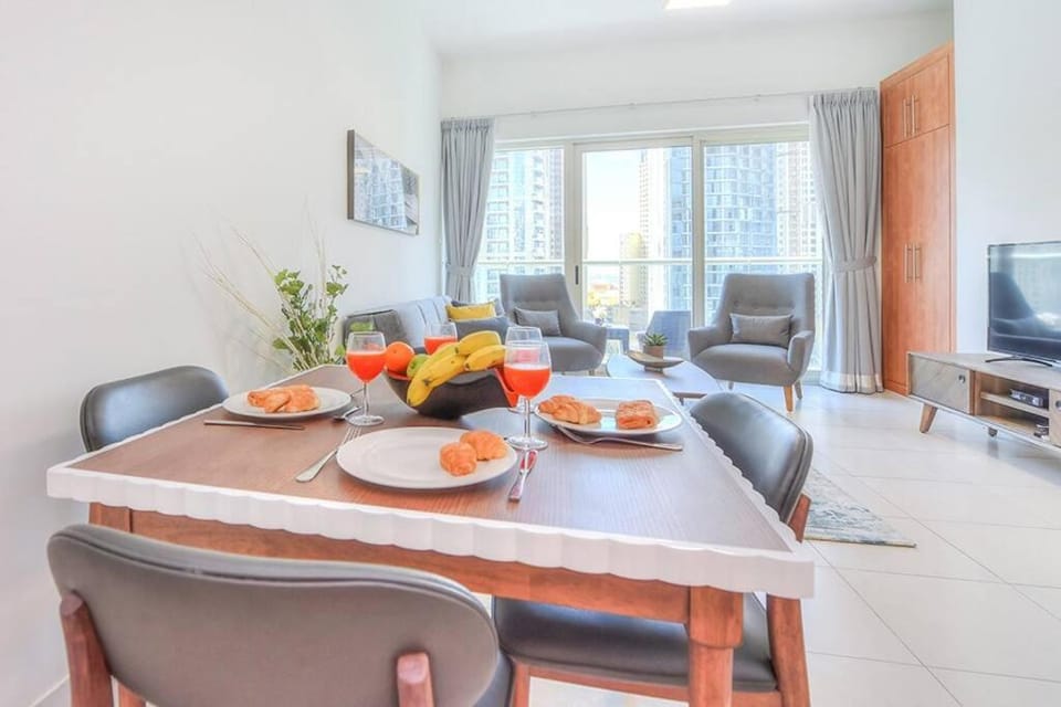 FIRST CLASS 2BR with Exquisite Full Marina View Apartment in Dubai