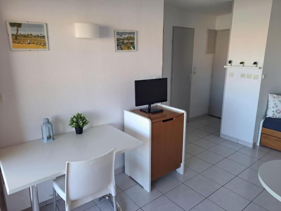Primavera 115, T2 avec piscine, parking à 300m plage Apartment in Agde