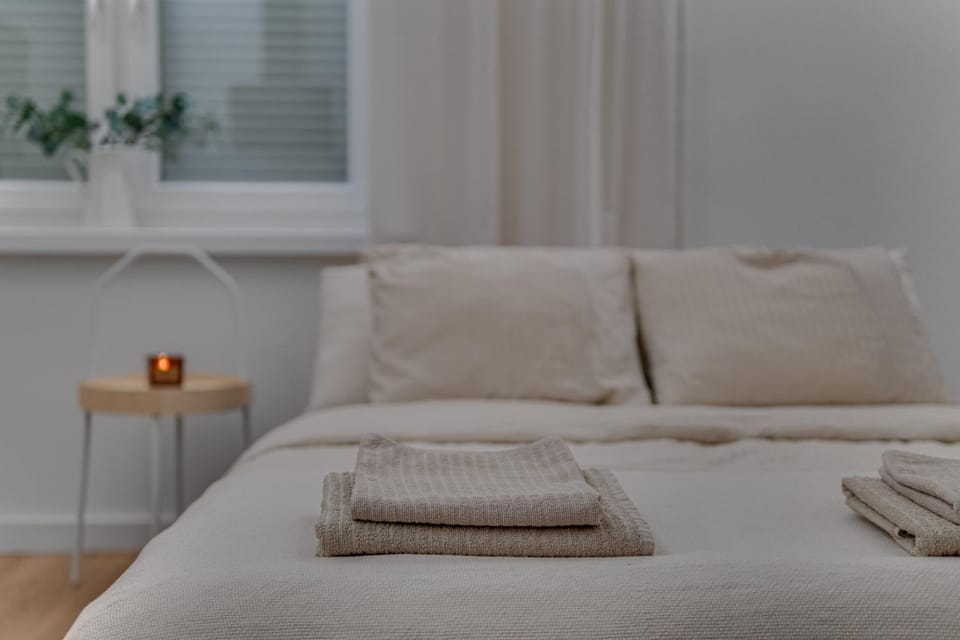 COMFISTAY Armii krajowej 16B - Near Central Station and Free parking Apartment in Czechia