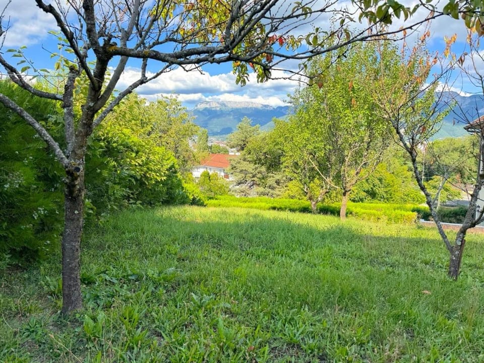 Appartement 3 chambres vue sur Annecy dans maison avec climatisation Apartment in Annecy