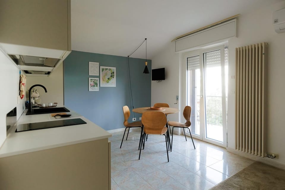 Patio, Living room, Communal kitchen, Garden view