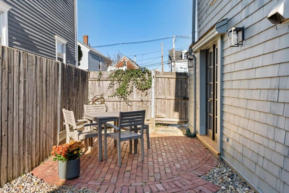 Circa 1789 Historic South End Downtown Home House in Newburyport