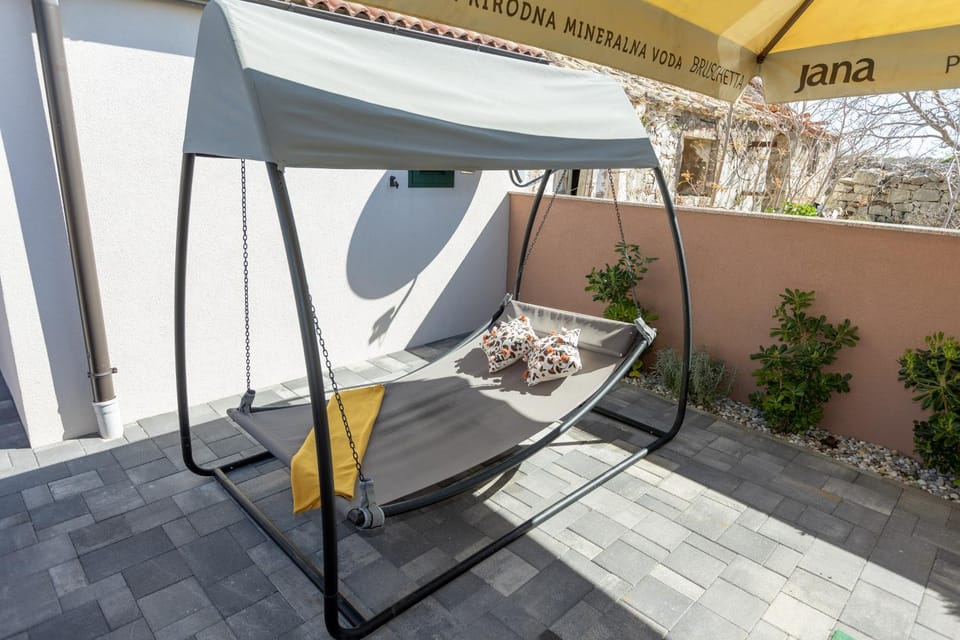 Patio, Balcony/Terrace, sunbed
