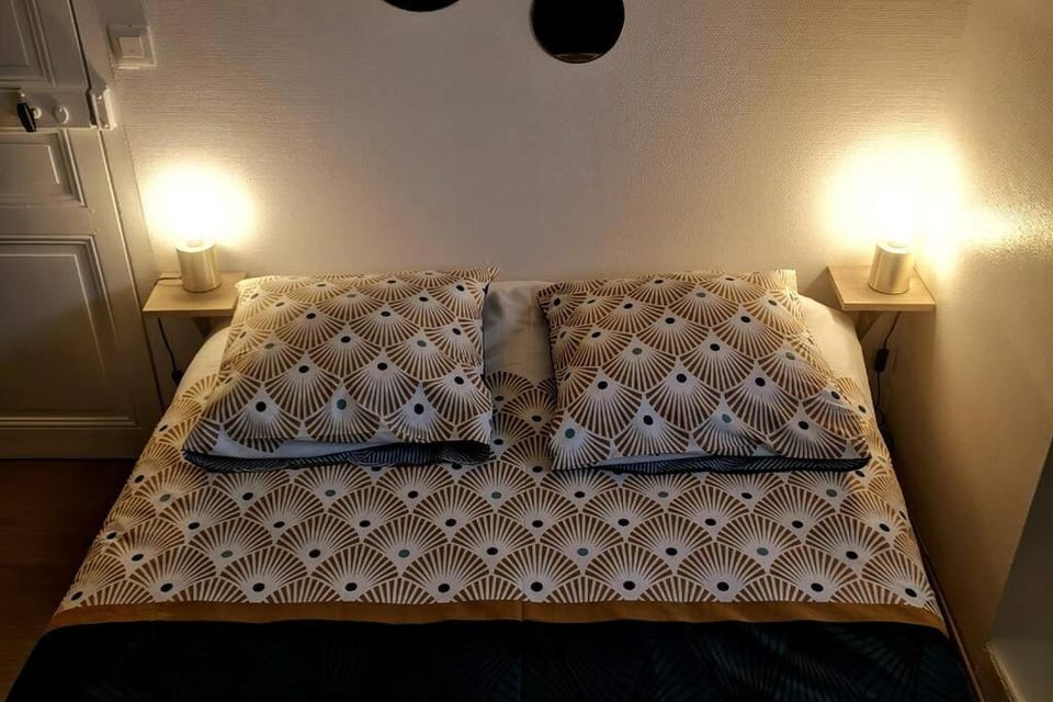 Bed, Bedroom