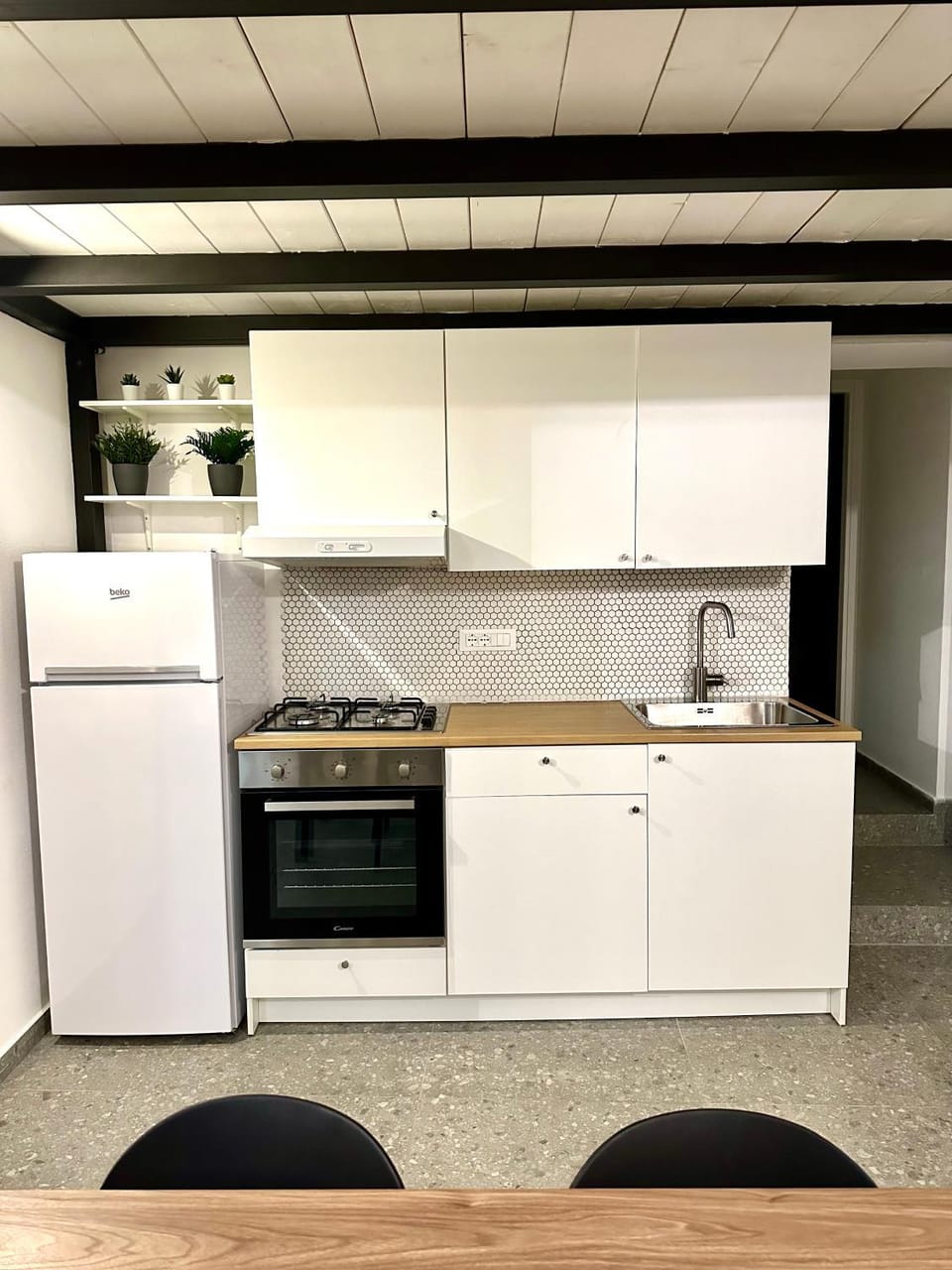 Kitchen or kitchenette