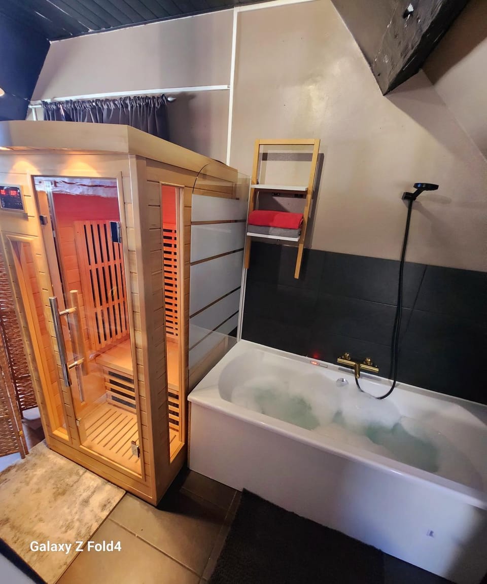 StarWars SAUNA Jacuzzi balneo à 10 minutes de Disneyland Apartment in Île-de-France