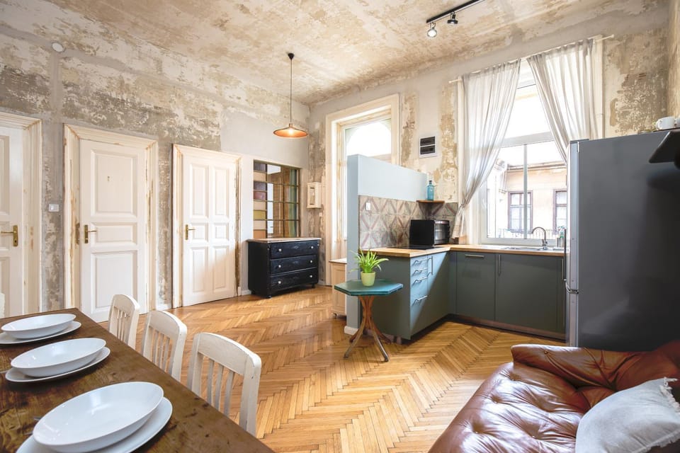 Living room, Seating area, kitchen