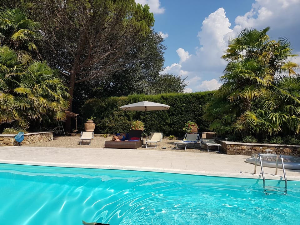 Day, Swimming pool, sunbed