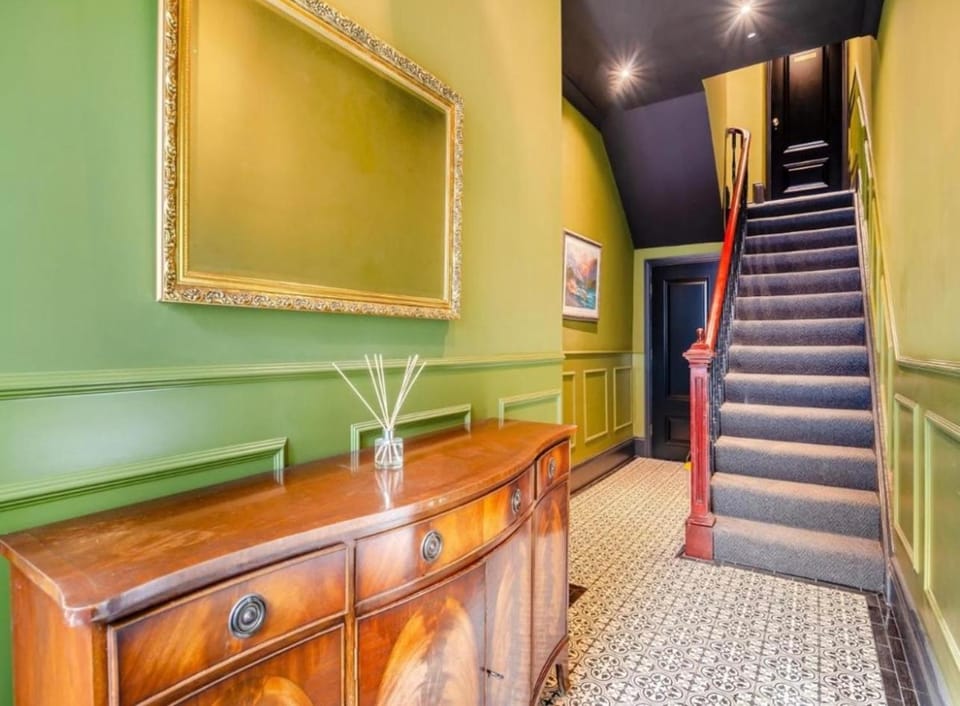 Betty's Spa Penthouse- 2bed Luxury Appt, parking Apartment in Harrogate
