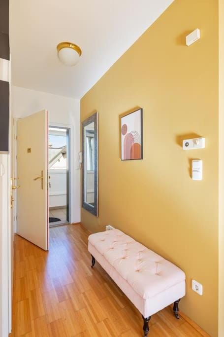 2 separate Full Apartments - 5 BR - Gym - Parking - Rooftop Apartment in Vienna