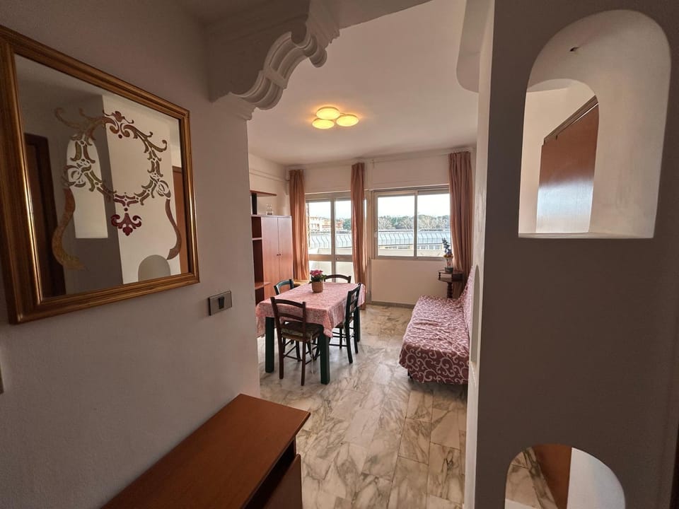 Bed, Living room, Seating area, Dining area