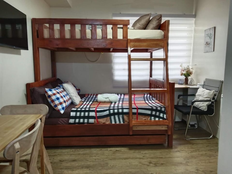 Condo in Silang Fullerton Suites - near tagaytay and nuvali Apartment in Calabarzon