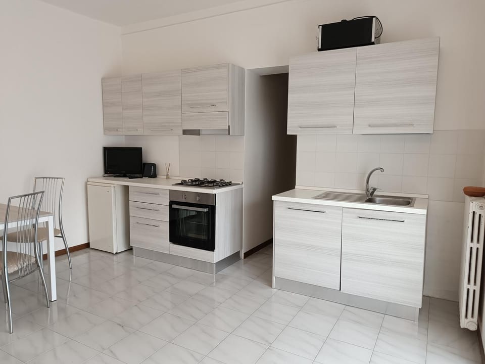 Kitchen or kitchenette, dishwasher, pet friendly, stove