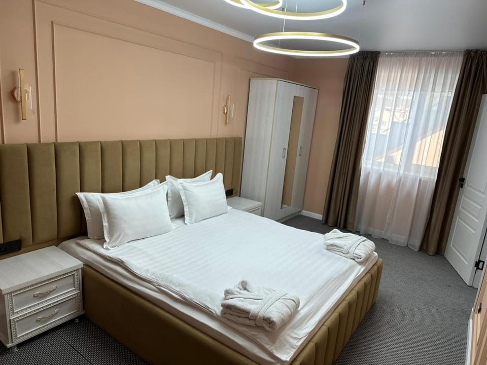 Bed, Photo of the whole room, Bedroom, towels, wardrobe